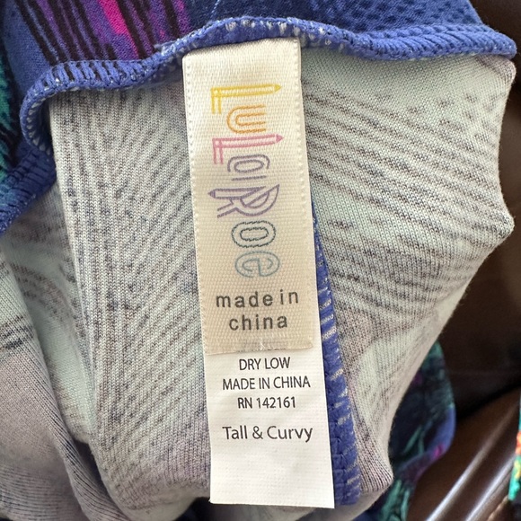 Lot of LulaRoe Leggings - Tall and Curvy (never worn) - Picture 6 of 14